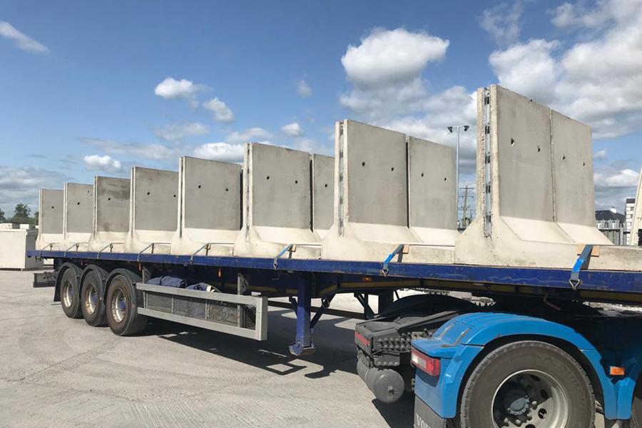 Image of truck delivering A Walls to Beattock Gas Station Scotland