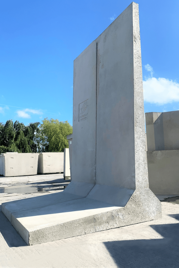 Precast Concrete L-Walls at O'Reilly Oakstown